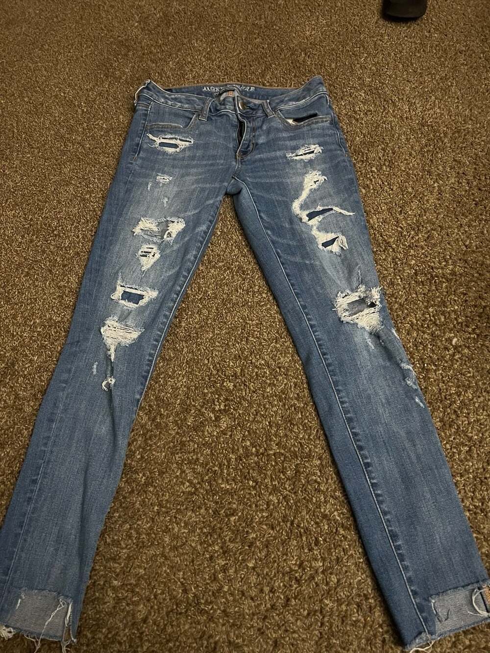 American Eagle Super Low Jegging Size 8 Regular Distressed Jeans